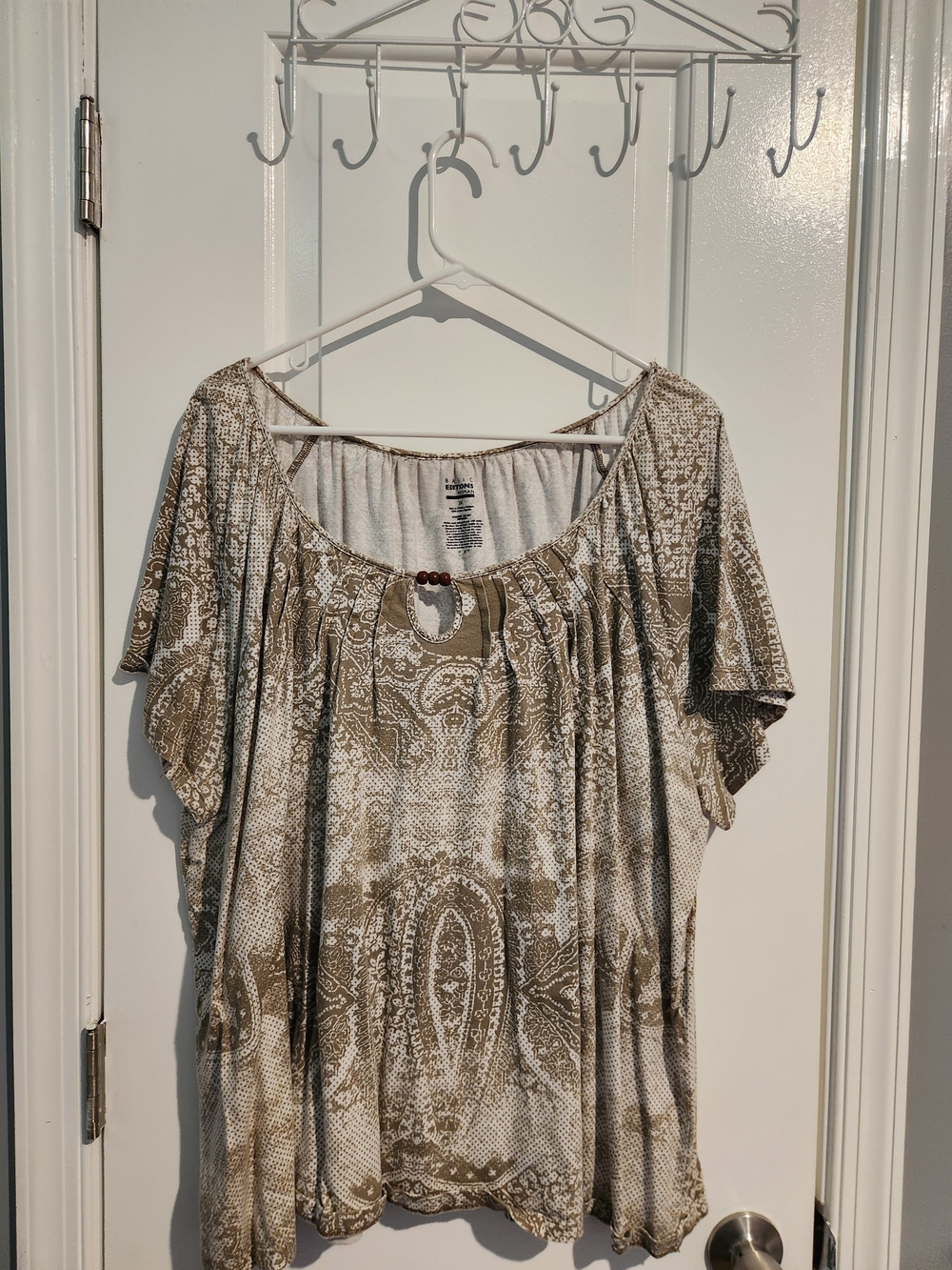Basic Editions Beige Paisley Short-Sleeve Peasant Blouse